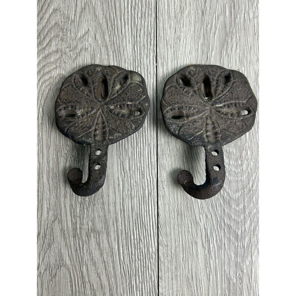 Set Of 2 Cast Iron Sand Dollar Wall Hooks Towel Hat Coat Bath Rust Finish - Picture 4 of 7